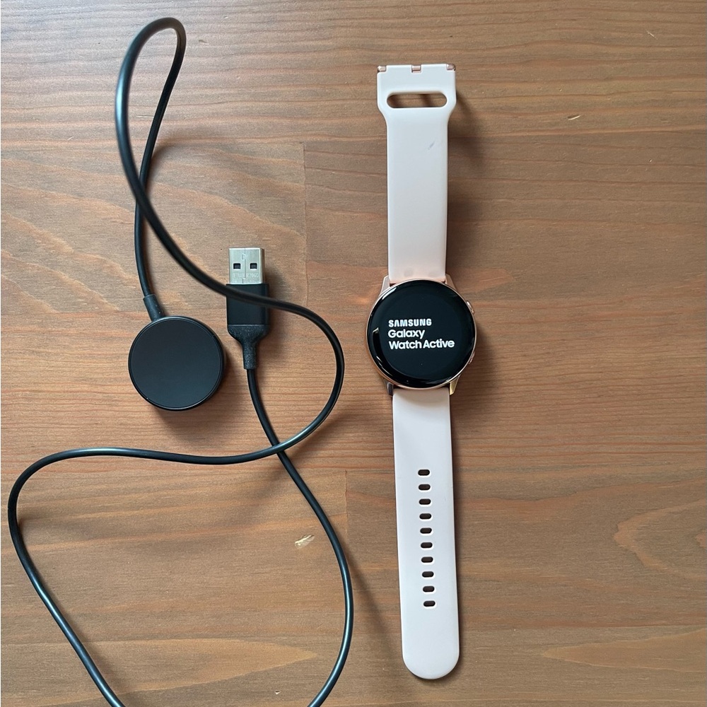 Galaxy Watch Active (20mm), Rose Gold (Bluetooth) - SM-R500 + Charger